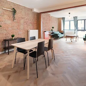 two-bedroom-apartments-in-the-heart-of-antwerp.hotelsghent.com/